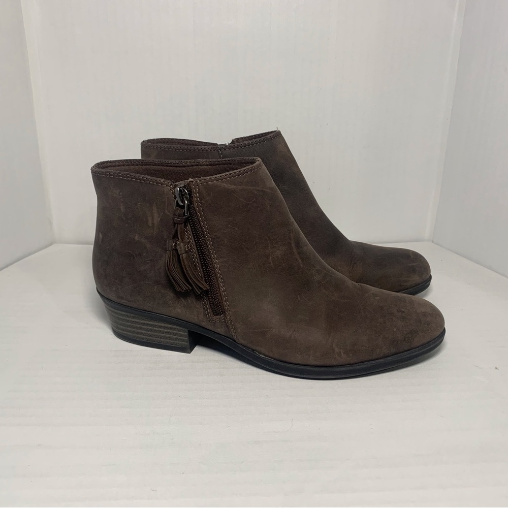 Clarks Collection Women’s Size 8 Brown LeatherHeeled Zip Ankle Boots Bootie